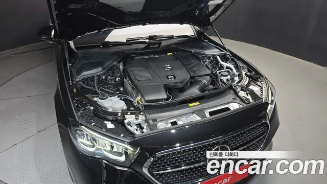 Mercedes-Benz E-Class — Фото автомобиля 6