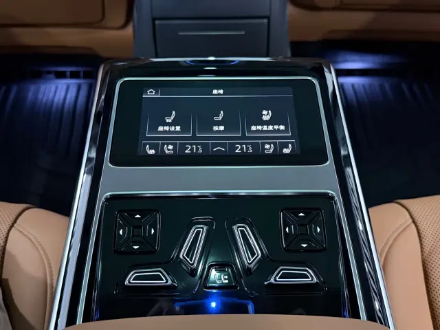 Audi A8 — Фото автомобиля 9