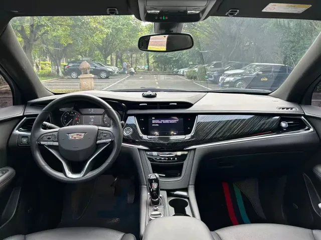 Cadillac Cadillac XT6 2022 2.0T 6-Seater 2WD Luxury Edition — Фото автомобиля 5