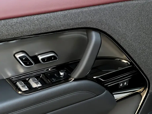 Land Rover Range Rover Sport — Фото автомобиля 11