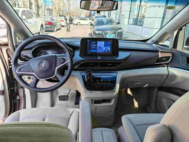 Buick GL8 — Фото автомобиля 8
