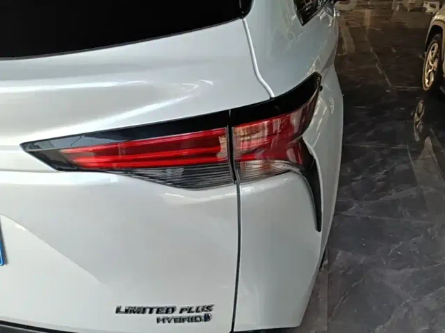Toyota Toyota Sienna 2021 2.5L Hybrid Ultimate Edition — Фото автомобиля 7