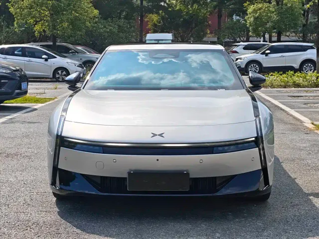 Xpeng P7 — Фото автомобиля 2