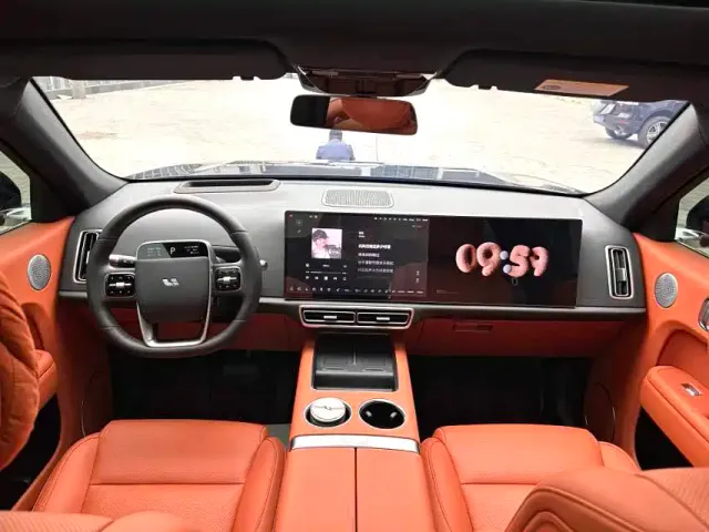 Li Auto L7 — Фото автомобиля 5