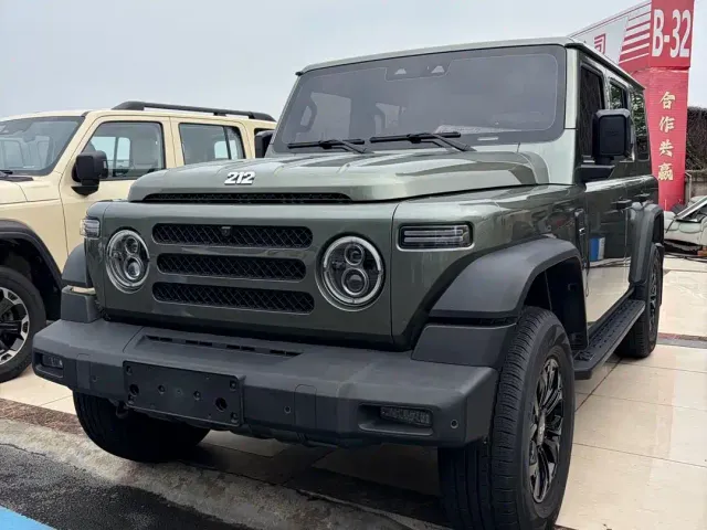 Фотография автомобиля — 212 T01