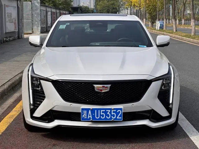 Cadillac CT5 — Фото автомобиля 2