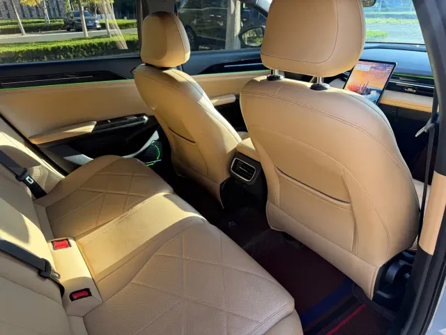 Geely Galaxy L6 — Фото автомобиля 15