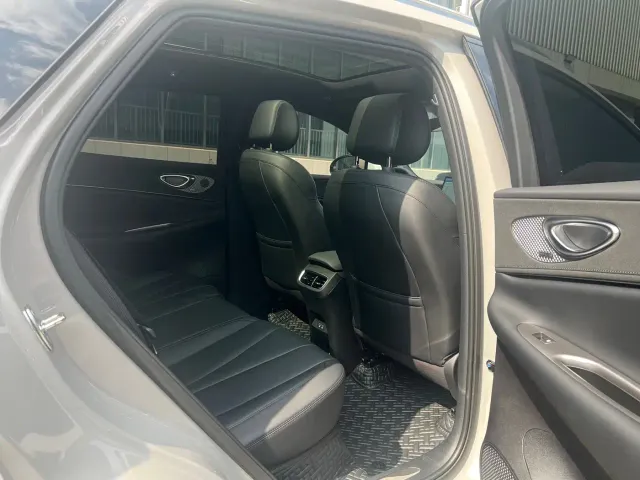 BYD Sealion 06 — Фото автомобиля 8