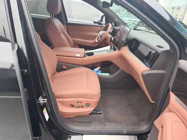 Denza Denza N8L 2025 Standard — Фото автомобиля 8