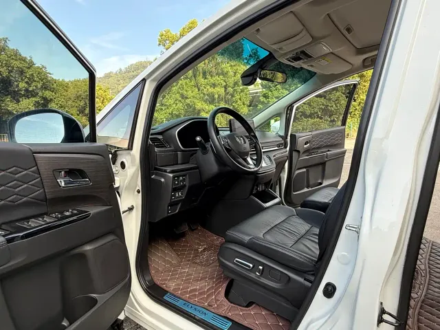 Honda Elysion — Фото автомобиля 5