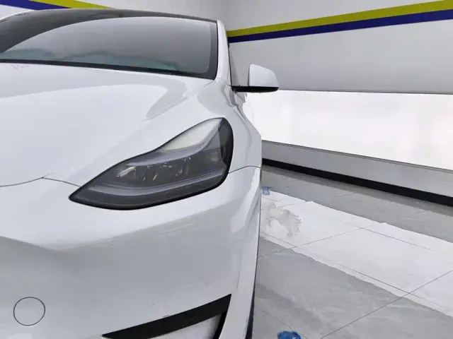 Tesla Model Y — Фото автомобиля 5