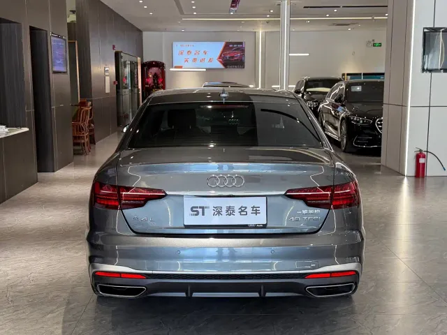 Audi A4L — Фото автомобиля 13