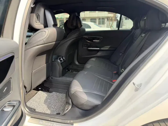 Mercedes-Benz C-Class — Фото автомобиля 12