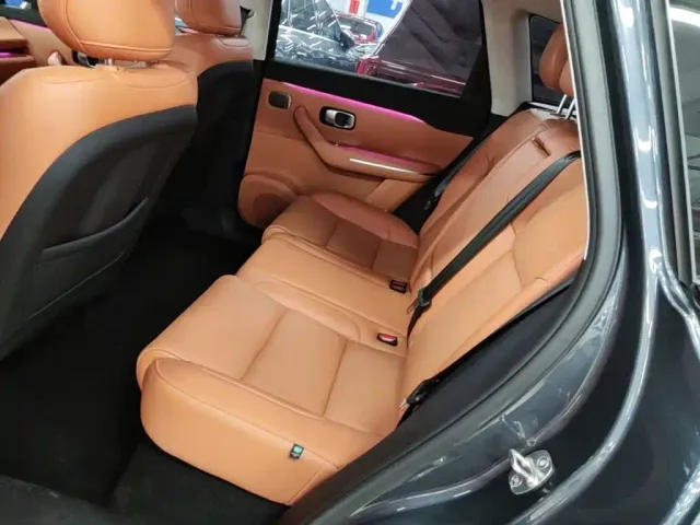Leapmotor C10 — Фото автомобиля 16