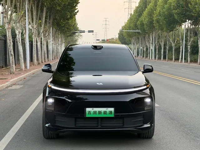 Фотография автомобиля — Li Auto L6