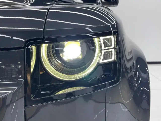 Land Rover Defender — Фото автомобиля 25