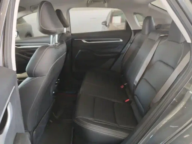 Geely Emgrand — Фото автомобиля 12