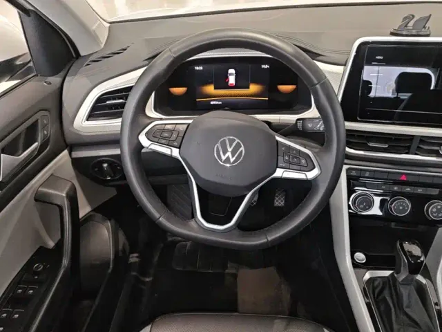 Volkswagen T-Roc — Фото автомобиля 10