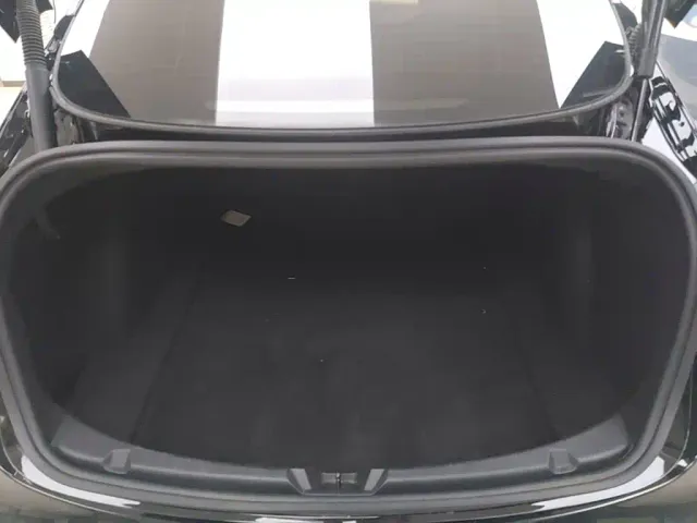 Tesla Model 3 — Фото автомобиля 14