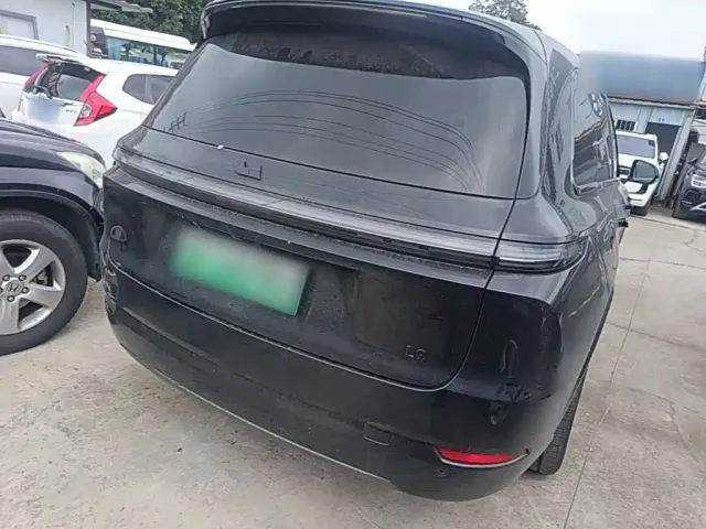 Li Auto L9 — Фото автомобиля 6