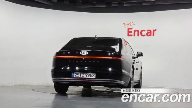 Hyundai Grandeur Grandeur (GN7) 2.5 Бензин 2WD — Фото автомобиля 4