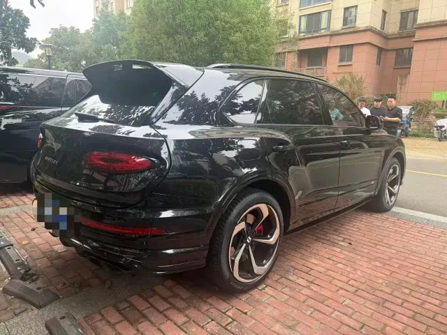 Bentley Bentayga — Фото автомобиля 9
