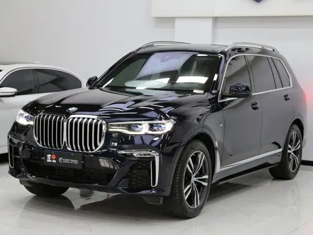 BMW X7 — Фото автомобиля 23