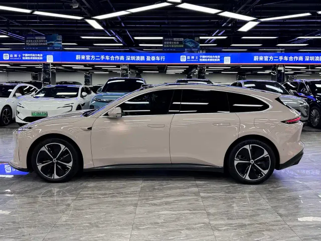 Nio ET5 Touring — Фото автомобиля 4