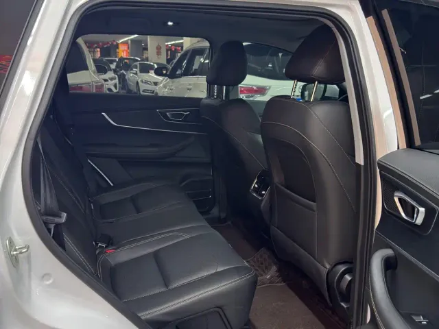 Chery Tiggo 8 — Фото автомобиля 8