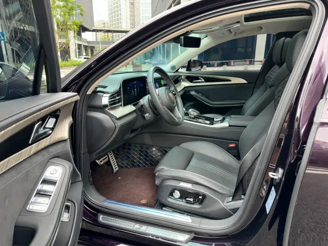 Hongqi H9 — Фото автомобиля 9