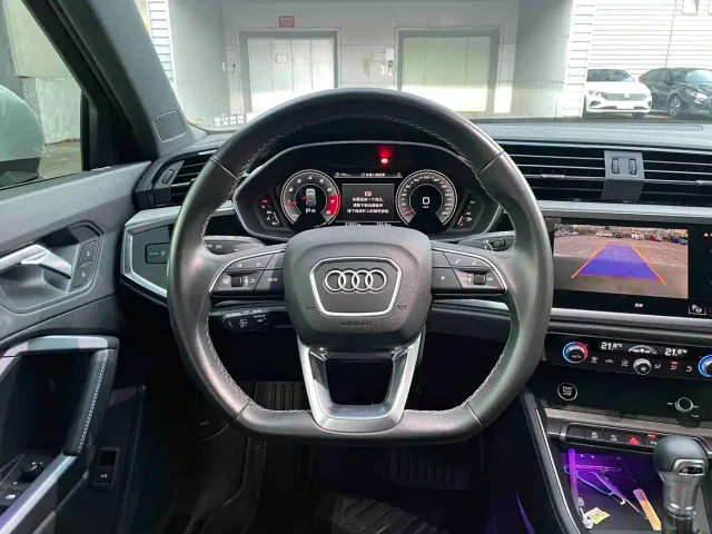 Audi Q3 — Фото автомобиля 10