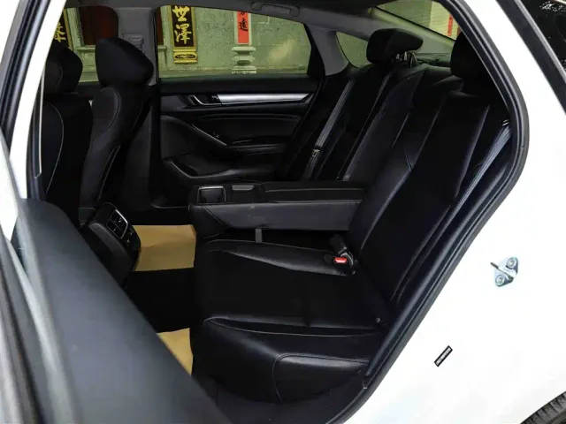 Honda Accord — Фото автомобиля 26