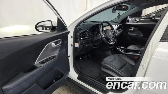 Kia Niro Niro Plus Air — Фото автомобиля 10