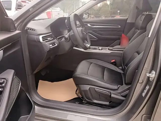 Geely Emgrand — Фото автомобиля 14