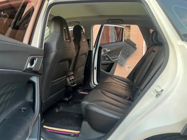 Roewe RX5 — Фото автомобиля 10