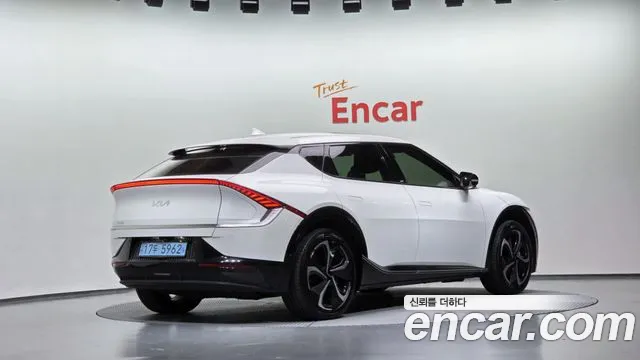 Kia EV6 — Фото автомобиля 2