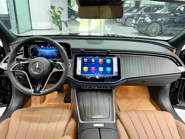 Mercedes-Benz E-Class — Фото автомобиля 4