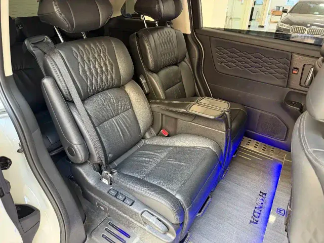 Honda Elysion — Фото автомобиля 9