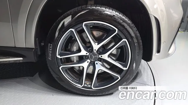 Mercedes-Benz GLE-Class — Фото автомобиля 18