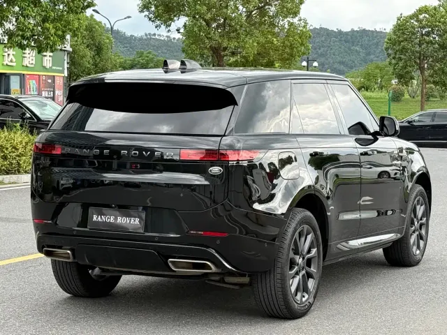 Land Rover Range Rover Sport — Фото автомобиля 3