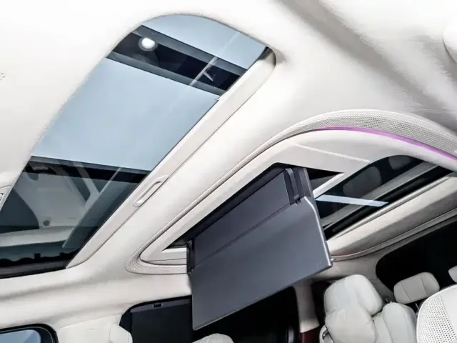 Xpeng X9 — Фото автомобиля 24