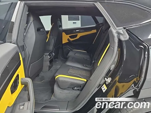 Lamborghini Urus — Фото автомобиля 12