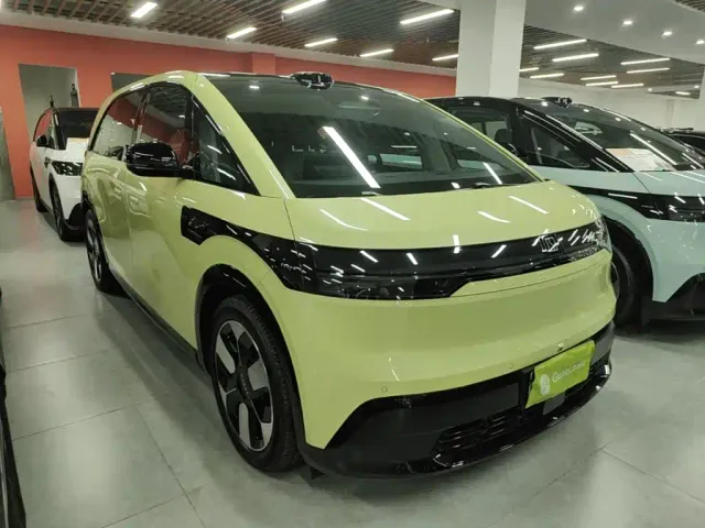 Zeekr Mix — Фото автомобиля 3