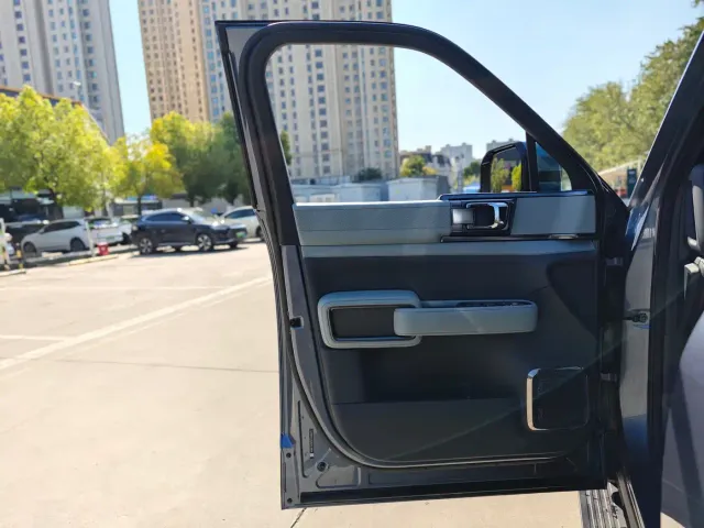 BYD FangChengBao Leopard 5 — Фото автомобиля 7