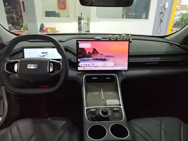 Geely Galaxy L6 — Фото автомобиля 9