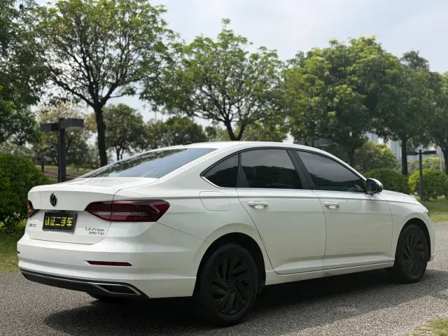 Volkswagen Lavida — Фото автомобиля 18