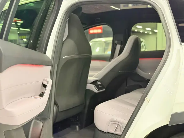 Nio EC6 — Фото автомобиля 9