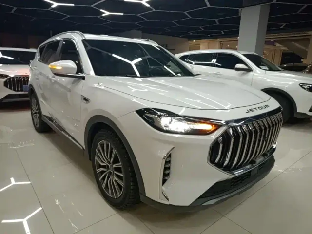 Jetour X70 Plus — Фото автомобиля 3