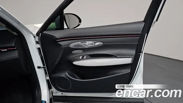 Genesis GV70 2.5T Бензин AWD — Фото автомобиля 16