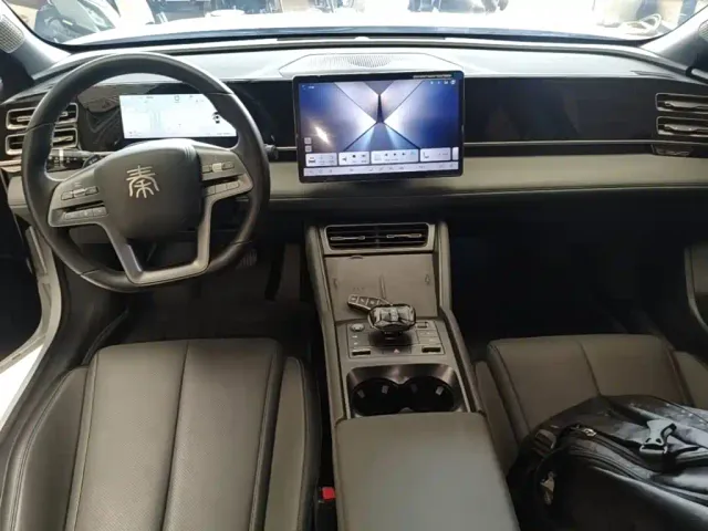 BYD Qin L — Фото автомобиля 9